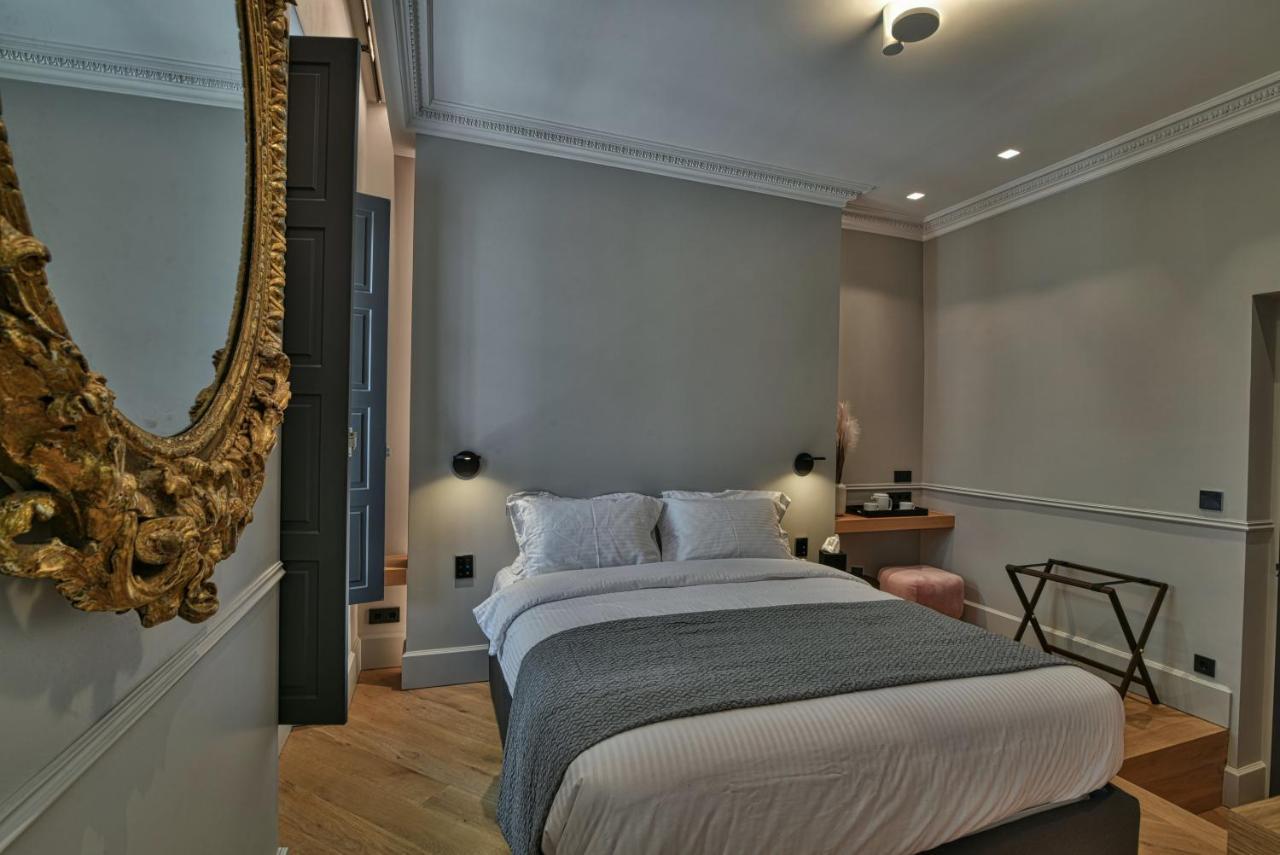 Nikiou Suites Luxury Residence Atene Esterno foto