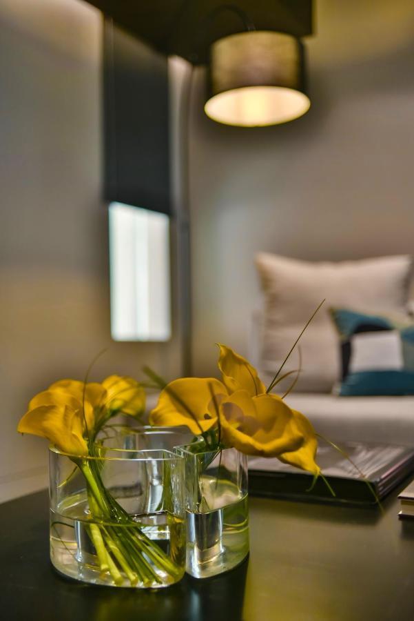 Nikiou Suites Luxury Residence Atene Esterno foto